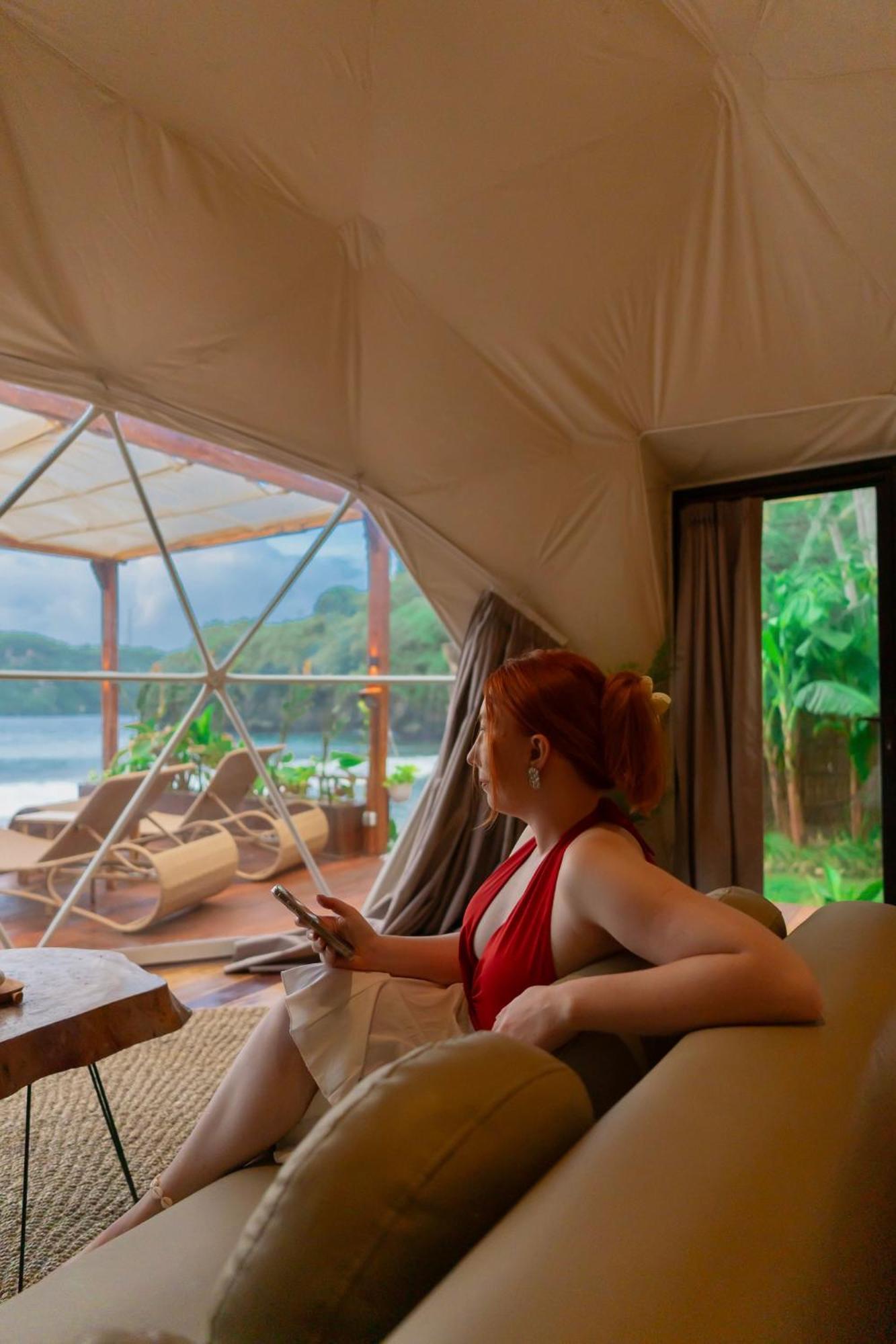 Beachfront Luxury Dome Villas - Gamat Bay Resort Nusa Penida Exterior photo