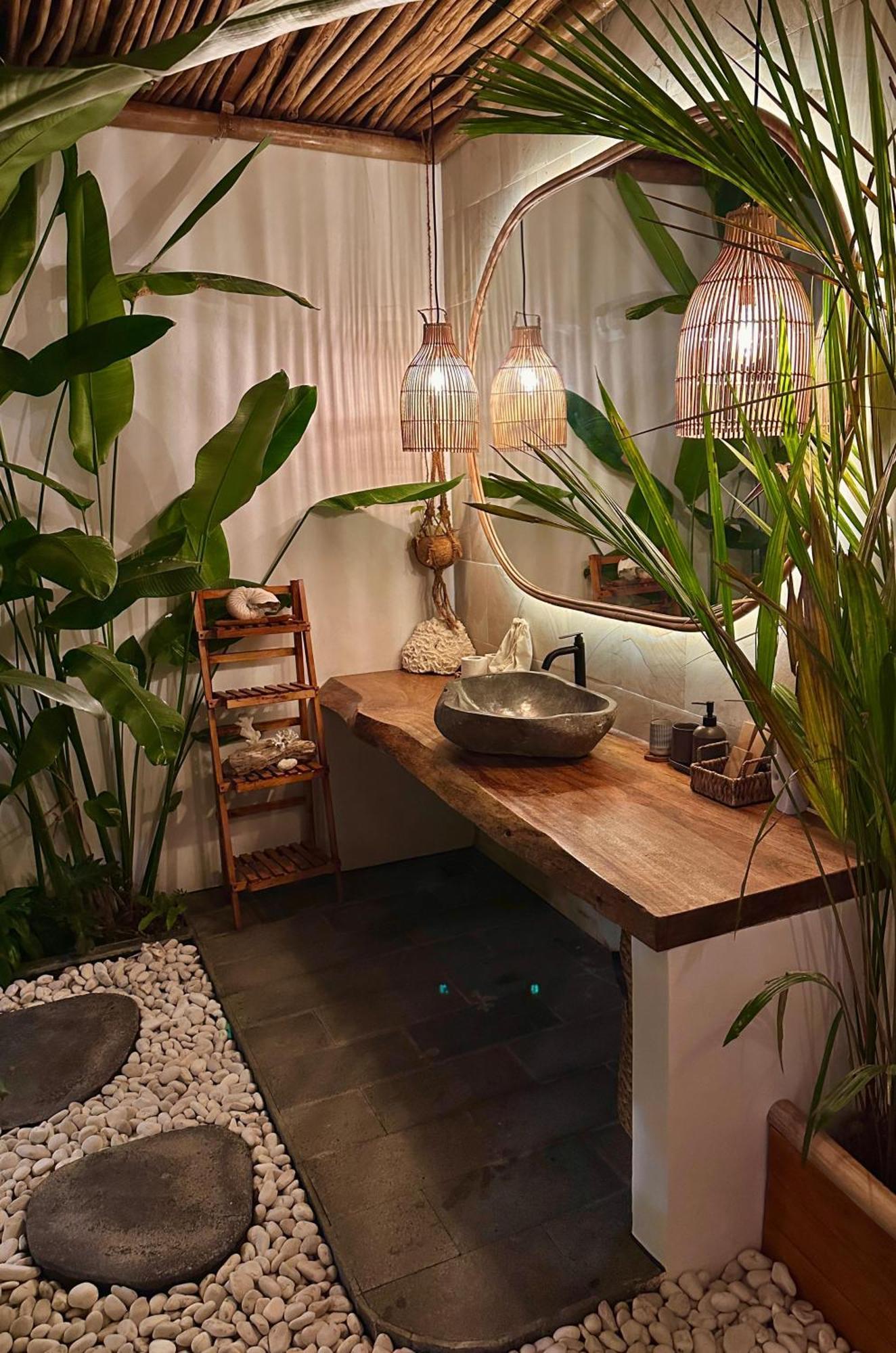 Beachfront Luxury Dome Villas - Gamat Bay Resort Nusa Penida Exterior photo