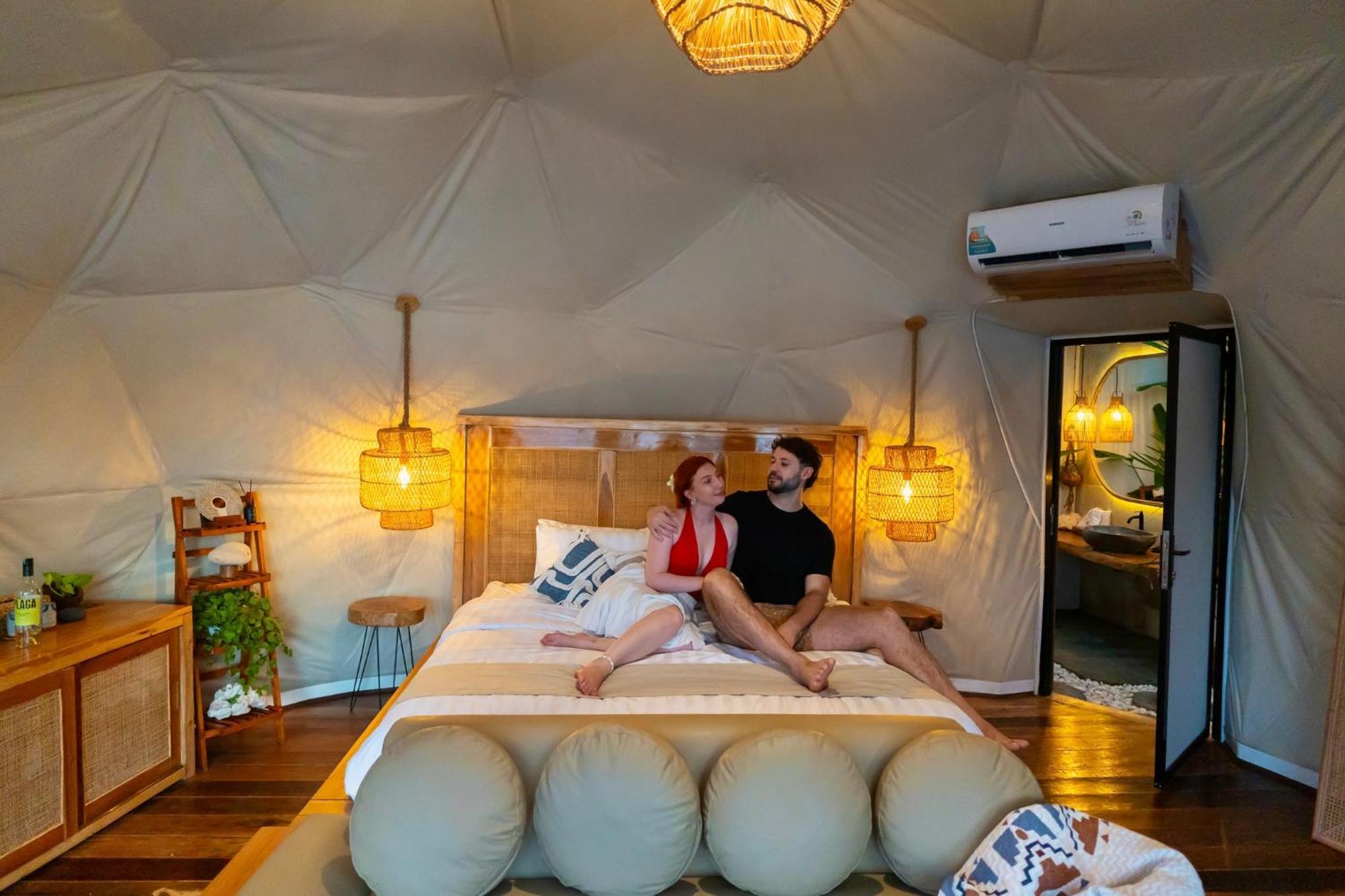 Beachfront Luxury Dome Villas - Gamat Bay Resort Nusa Penida Exterior photo