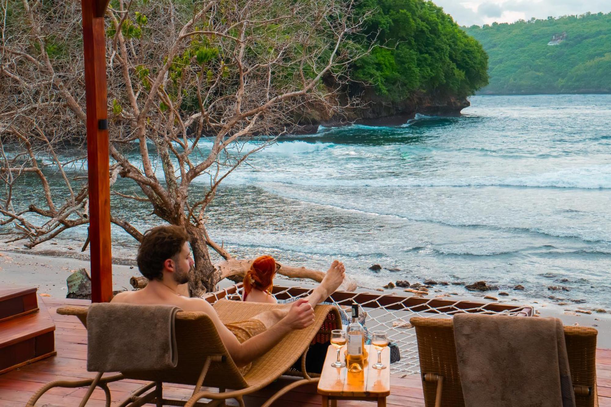 Beachfront Luxury Dome Villas - Gamat Bay Resort Nusa Penida Exterior photo