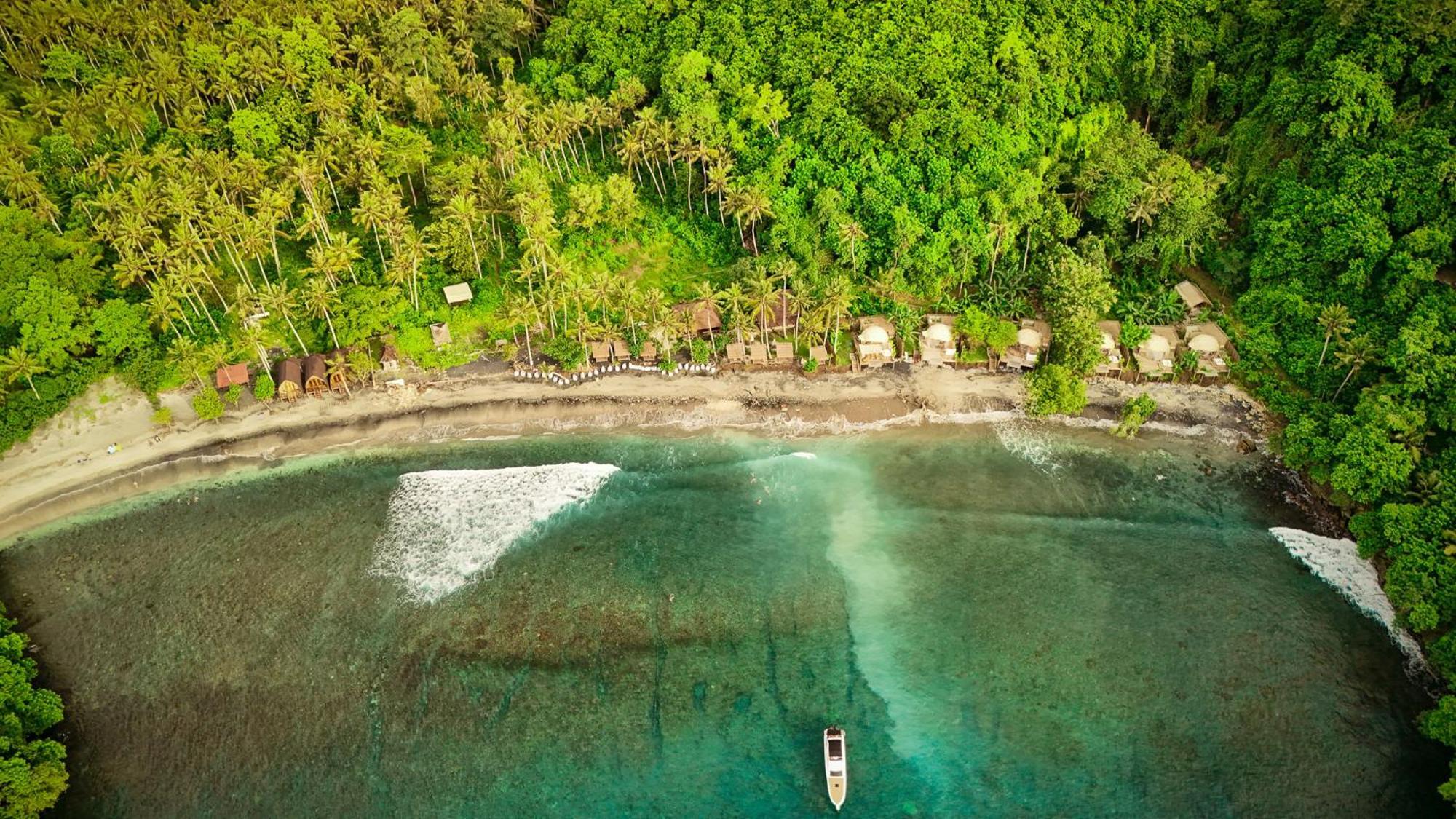 Beachfront Luxury Dome Villas - Gamat Bay Resort Nusa Penida Exterior photo