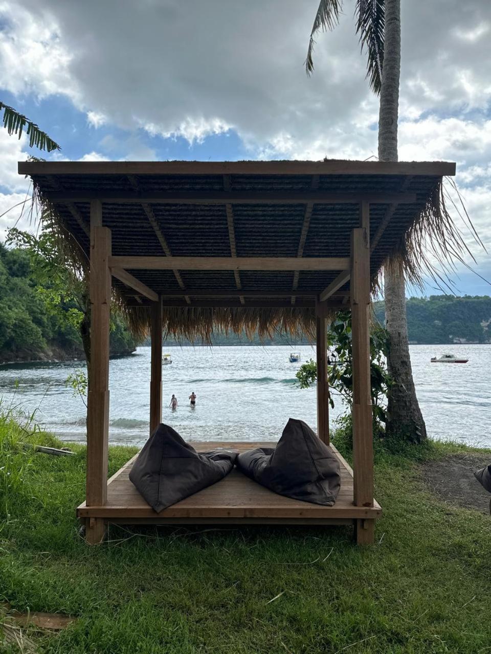 Beachfront Luxury Dome Villas - Gamat Bay Resort Nusa Penida Exterior photo