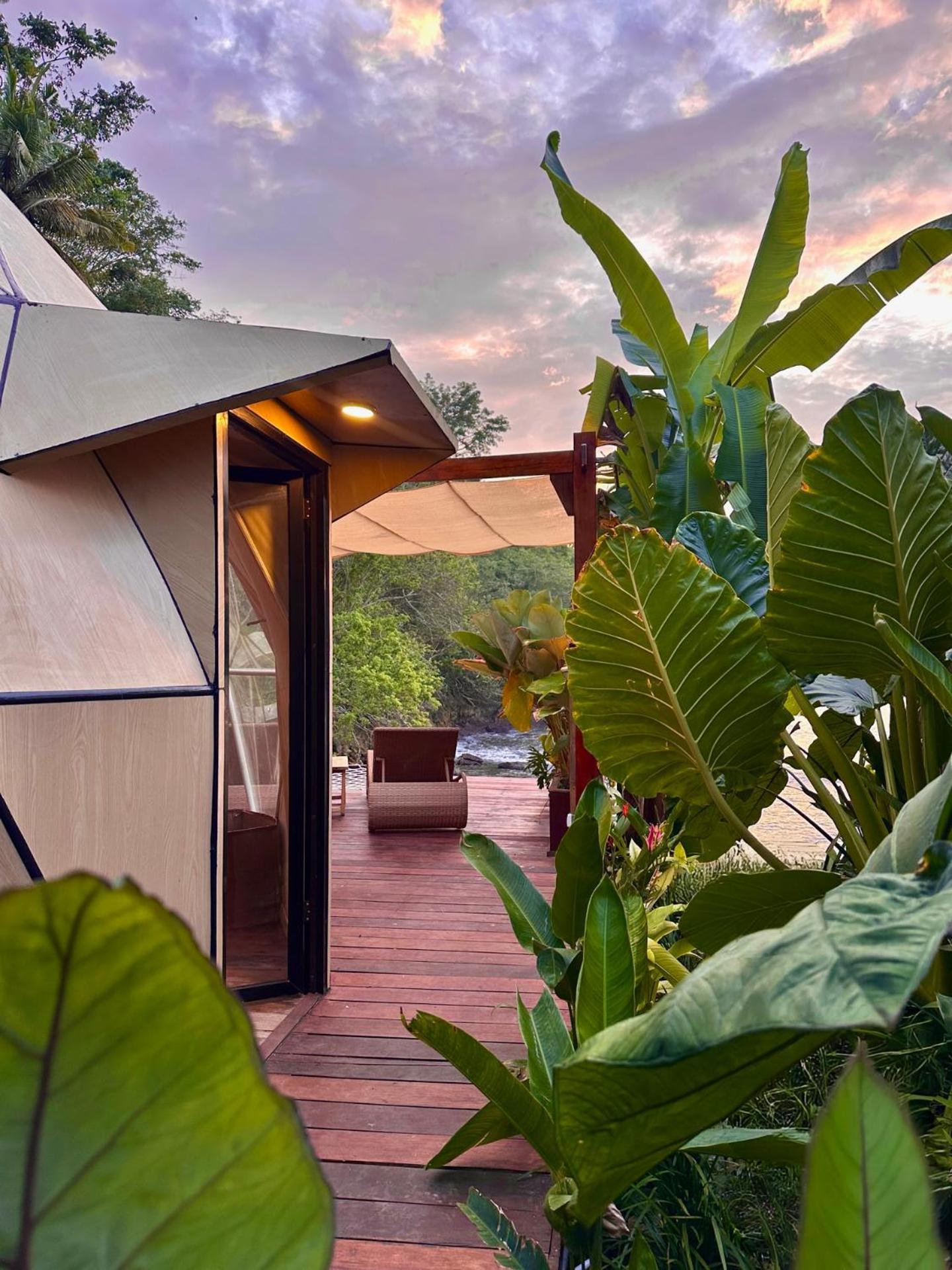 Beachfront Luxury Dome Villas - Gamat Bay Resort Nusa Penida Room photo